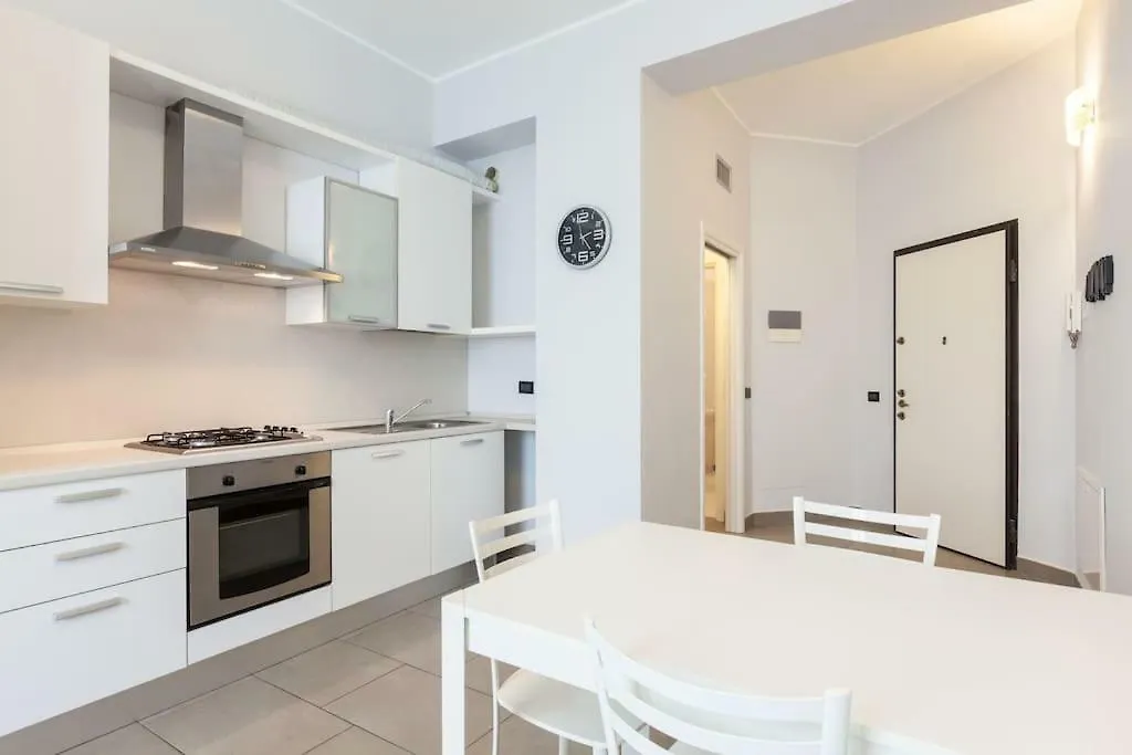 Daire Spacious And New Apt In Citta Studi Milano